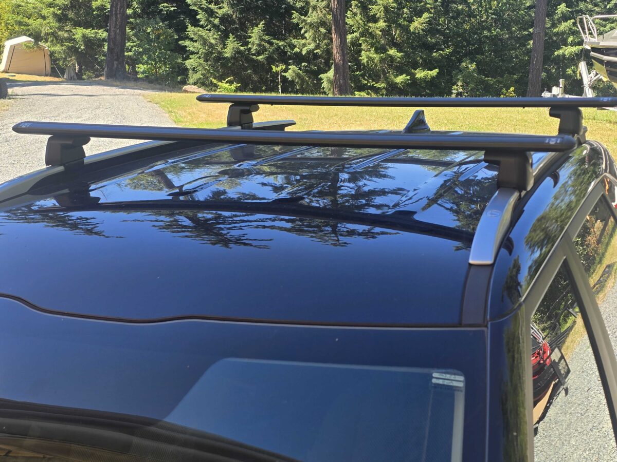 FlushRail™ Series Cross Bars Mount to Flush Rails