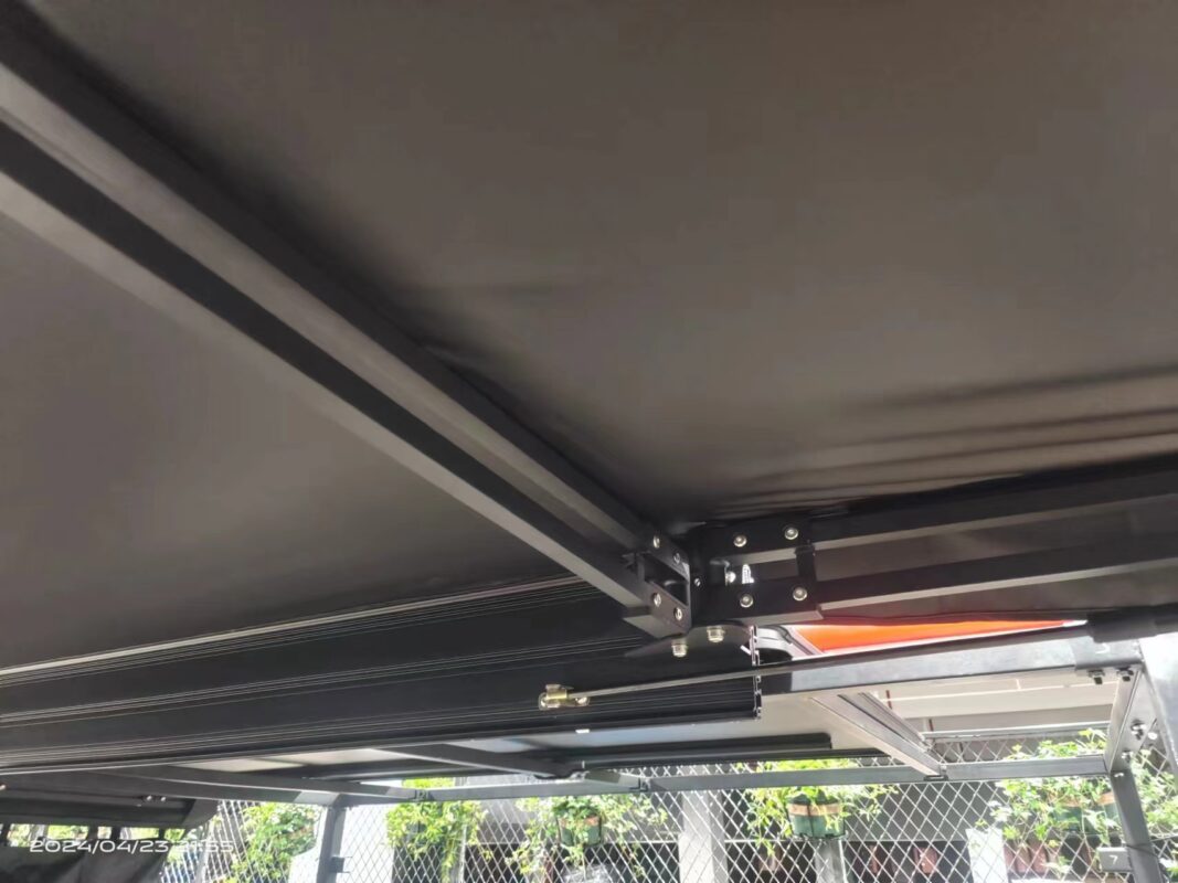 180 degree auto awning