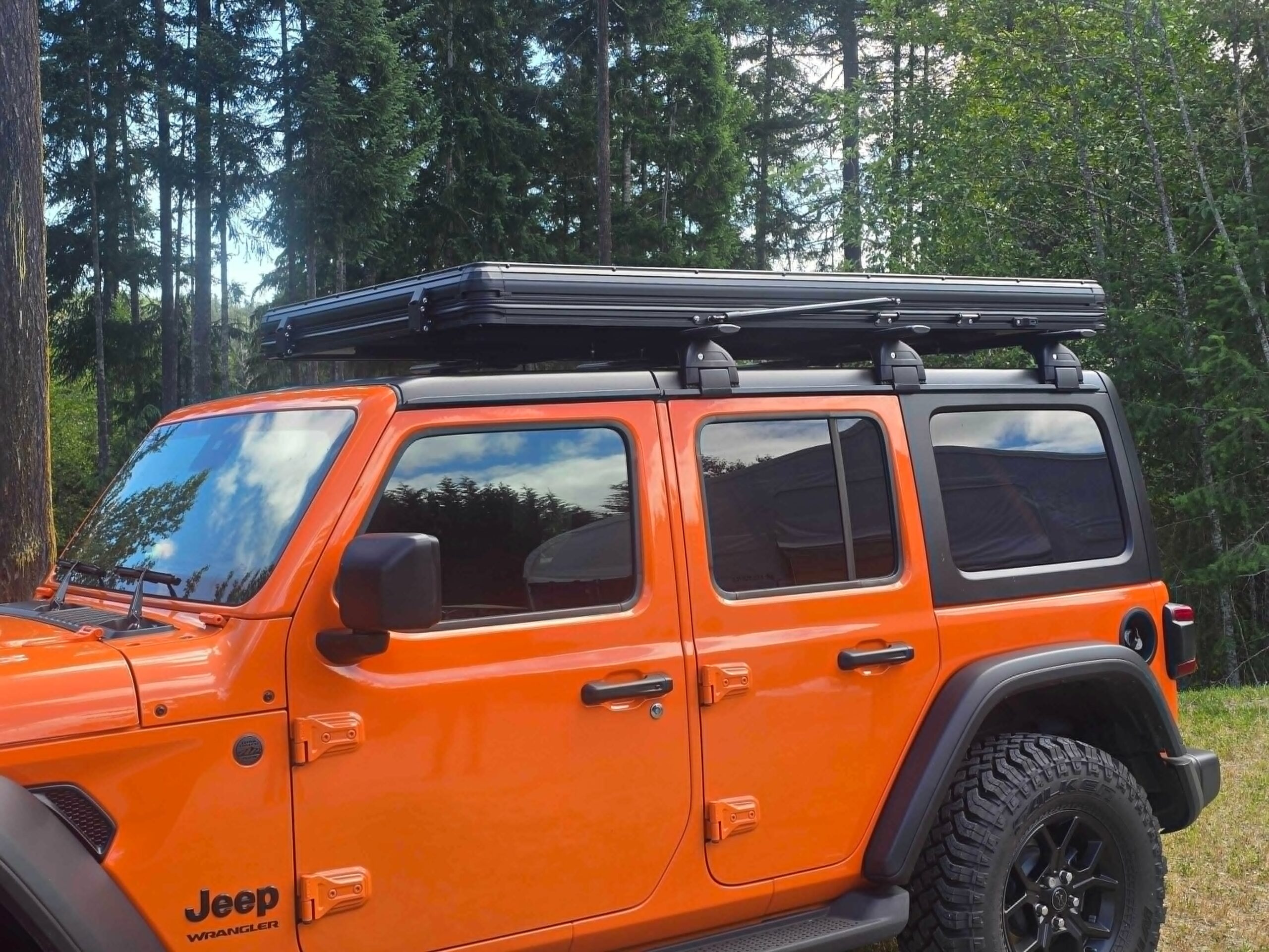 1Aiq4SeqRidgeline Compact Hardshell Roof Top Tent