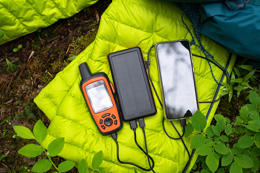 how-to-keep-your-phone-charged-while-camping