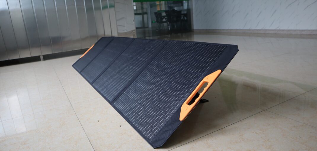 folding solar panel