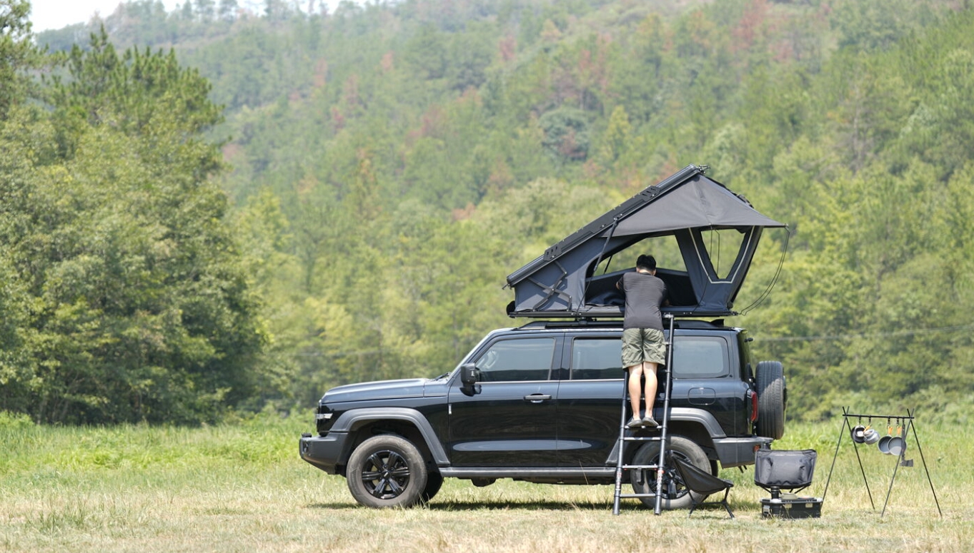 rooftop tent for wet weather